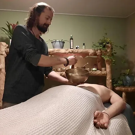 Rising Sun Tipi Met Vuur In De Tente de luxe